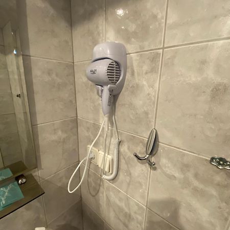 Hostel Homies Inn Celiny  المظهر الخارجي الصورة
