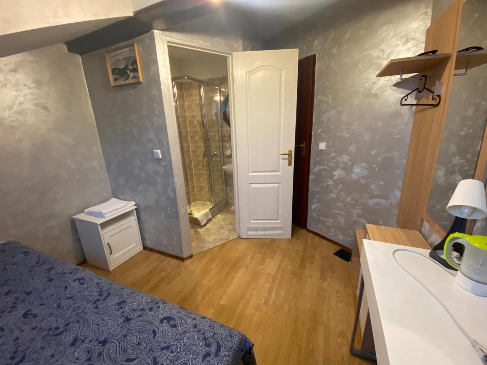 Hostel Homies Inn Celiny  المظهر الخارجي الصورة